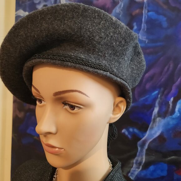 Vintage DKNY Wool Beret with Braded rim and tie - Picture 2 of 8